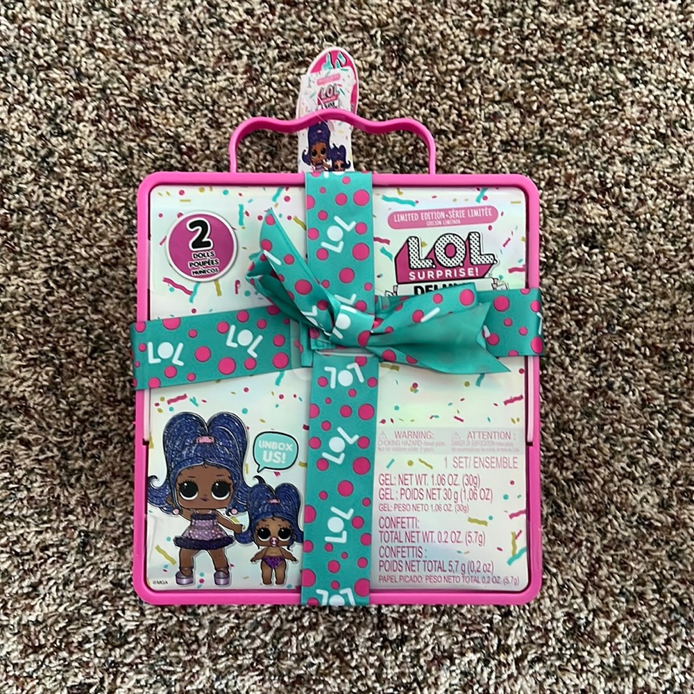 L.O.L. Surprise! LOL Surprise Deluxe Present Surprise Series 2
